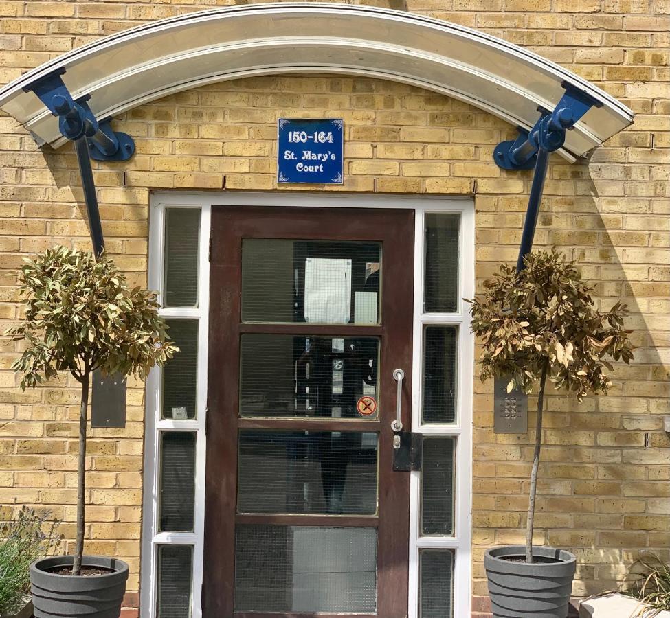 New Cosey 2 Bedroom With Free Parking Londra